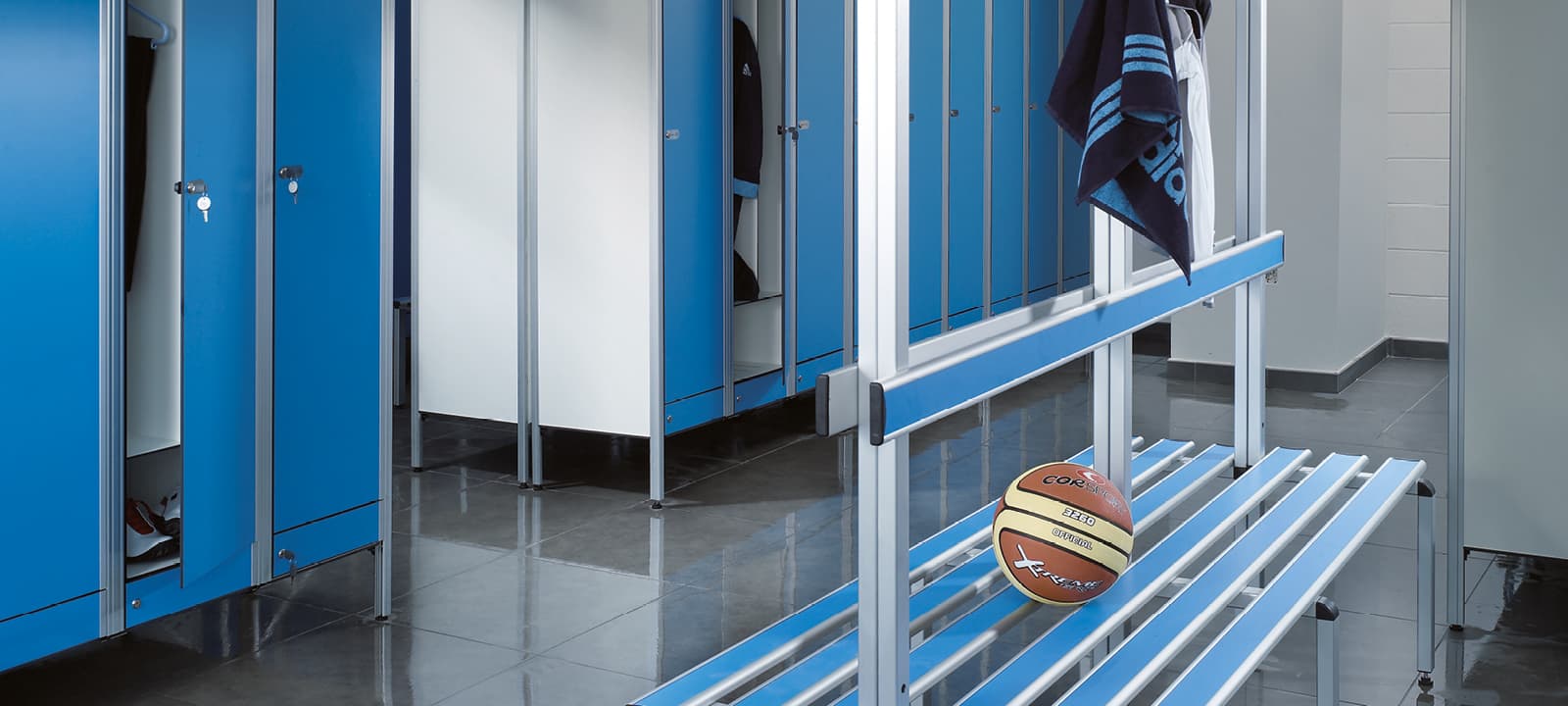 Lockers rooms for sports environments: choose Soema